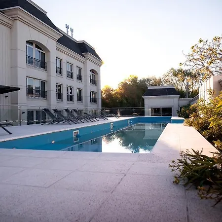Apart France - Con Gim, Piscina Y Estacionamiento - Matrimonial Rio Cuarto Exterior photo