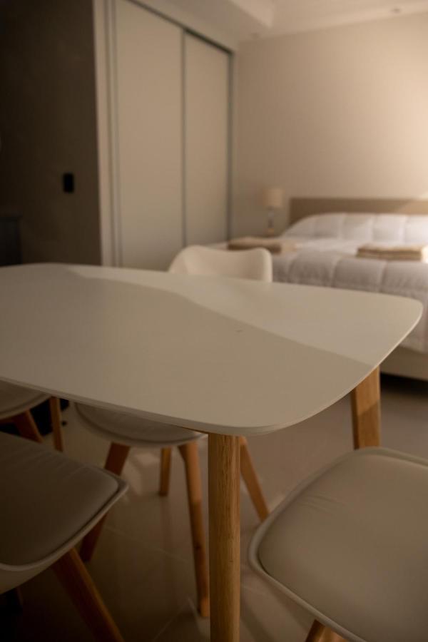 France - Con Gim, Piscina Y Estacionamiento - Matrimonial *