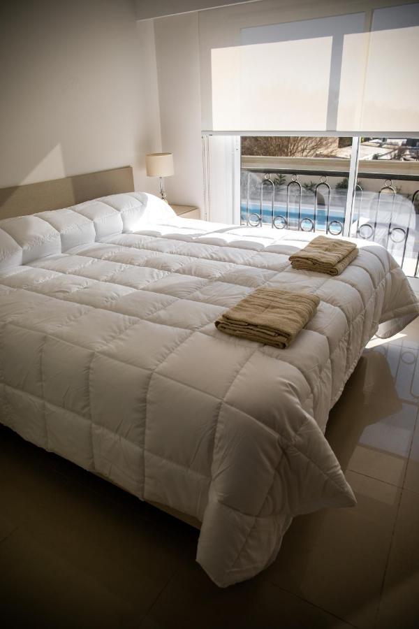 France - Con Gim, Piscina Y Estacionamiento - Matrimonial Apartment